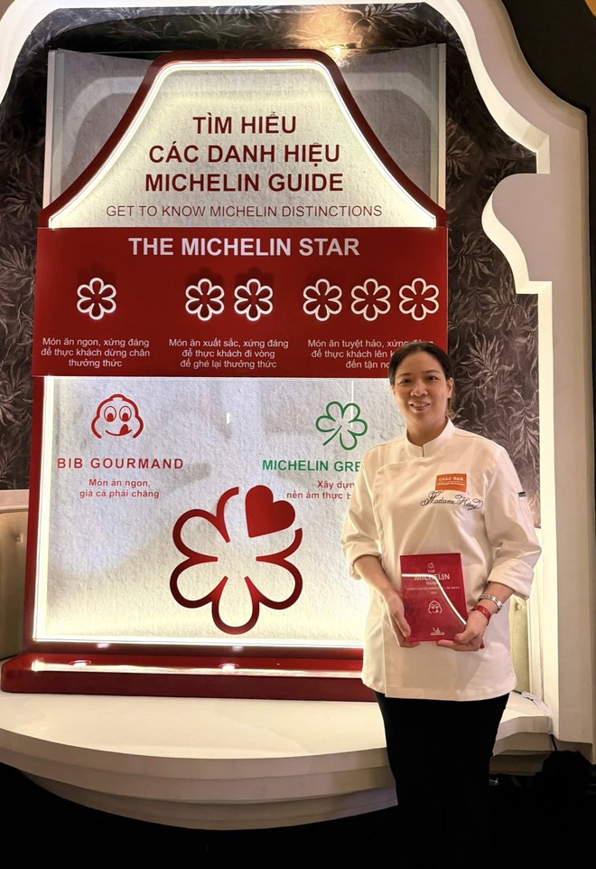 Chuyện lạ MICHELIN: 2 nhà hàng cùng tên ở Hà Nội đều treo danh hiệu Bib Gourmand, đại diện các bên nói gì?- Ảnh 8. Chuyện lạ MICHELIN: 2 nhà hàng cùng tên ở Hà Nội đều treo danh hiệu Bib Gourmand, đại diện các bên nói gì?- Ảnh 8.