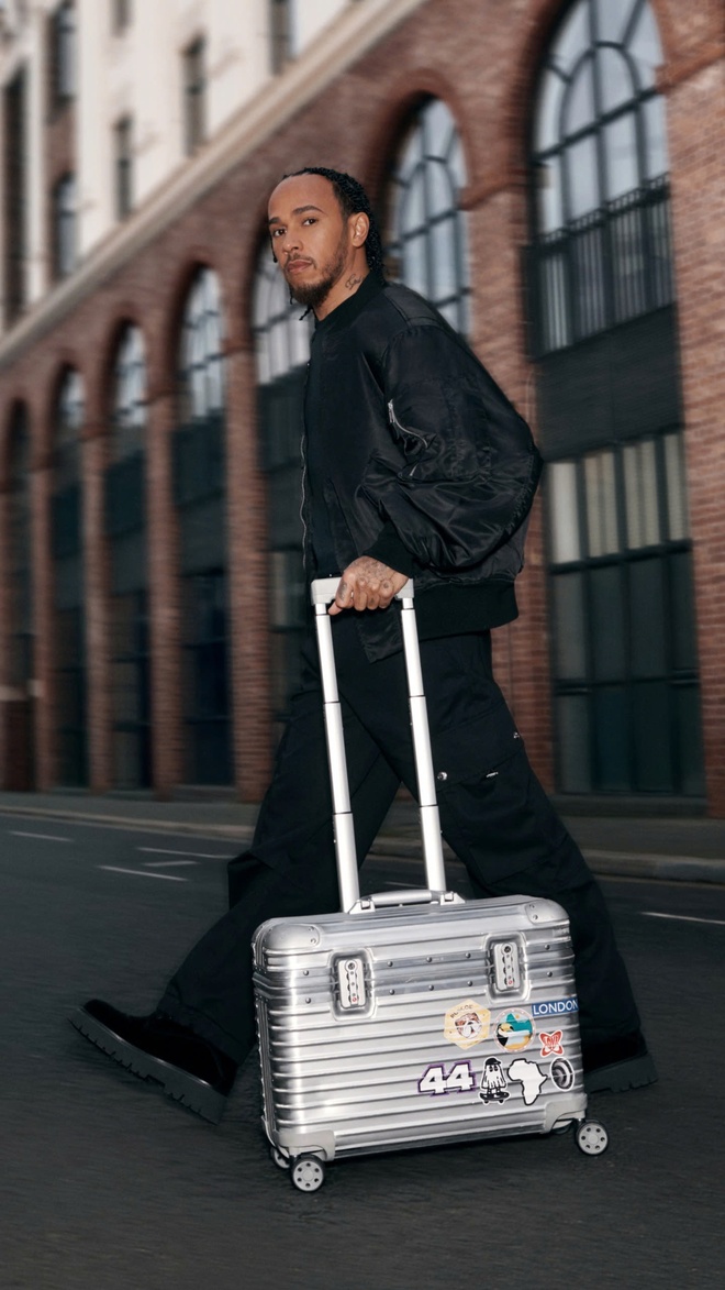 Rosé, ngài Lewis Hamilton và Châu Kiệt Luân cùng rimowa viết tiếp câu chuyện “không đứng yên”- Ảnh 3.