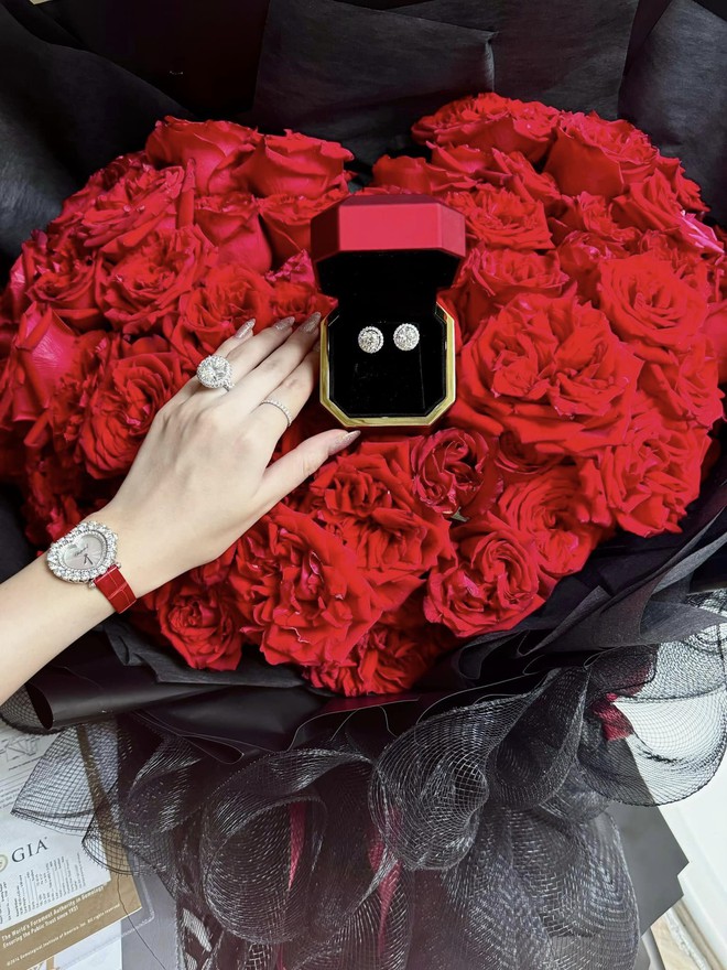 Cuộc sống kín tiếng, chuẩn thượng lưu của Ngọc Loan - mỹ nhân có khuôn mặt đẹp nhất The Face mùa đầu- Ảnh 12. Cuộc sống kín tiếng, chuẩn thượng lưu của Ngọc Loan - mỹ nhân có khuôn mặt đẹp nhất The Face mùa đầu- Ảnh 12.