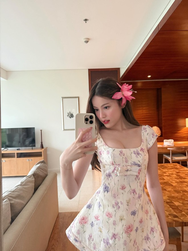 Bạn gái HIEUTHUHAI bị soi nâng cấp vòng 1- Ảnh 3. Bạn gái HIEUTHUHAI bị soi nâng cấp vòng 1- Ảnh 3.