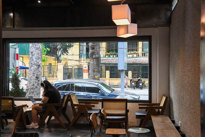 THAIYEN: Từ những quán cà phê chill chill mang đầy hoài niệm, đến phong cách công nghiệp mới khiến nhiều người "lạc quẻ cảm xúc"- Ảnh 5. THAIYEN: Từ những quán cà phê chill chill mang đầy hoài niệm, đến phong cách công nghiệp mới khiến nhiều người "lạc quẻ cảm xúc"- Ảnh 5.