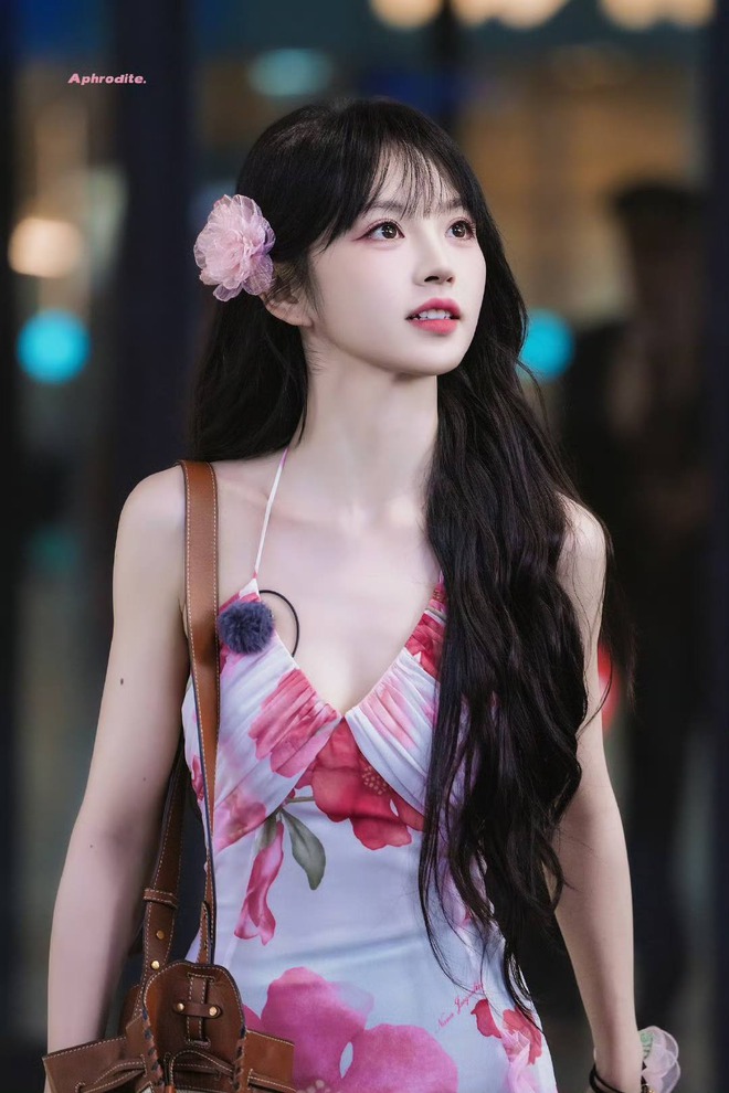 Mỹ nhân "mặt học sinh, dáng phụ huynh" gợi cảm nhất Cbiz: Visual chưa từng xuống phong độ, style đỉnh miễn bàn!- Ảnh 7.