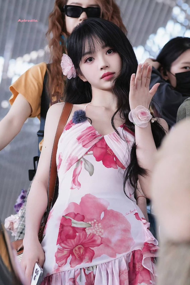 Mỹ nhân "mặt học sinh, dáng phụ huynh" gợi cảm nhất Cbiz: Visual chưa từng xuống phong độ, style đỉnh miễn bàn!- Ảnh 8.
