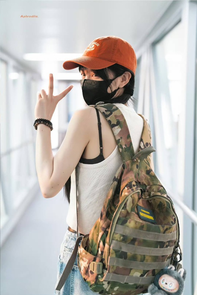 Mỹ nhân "mặt học sinh, dáng phụ huynh" gợi cảm nhất Cbiz: Visual chưa từng xuống phong độ, style đỉnh miễn bàn!- Ảnh 21.