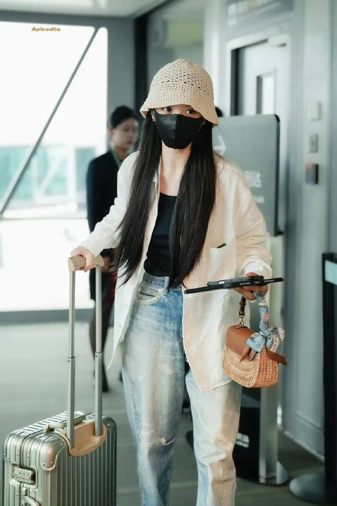 Mỹ nhân "mặt học sinh, dáng phụ huynh" gợi cảm nhất Cbiz: Visual chưa từng xuống phong độ, style đỉnh miễn bàn!- Ảnh 23.