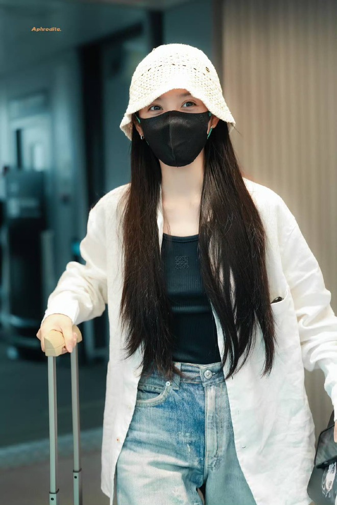 Mỹ nhân "mặt học sinh, dáng phụ huynh" gợi cảm nhất Cbiz: Visual chưa từng xuống phong độ, style đỉnh miễn bàn!- Ảnh 24.
