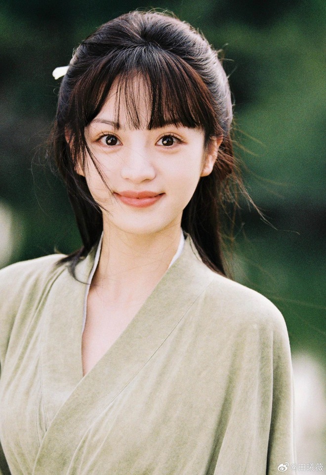 Mỹ nhân "mặt học sinh, dáng phụ huynh" gợi cảm nhất Cbiz: Visual chưa từng xuống phong độ, style đỉnh miễn bàn!- Ảnh 2.