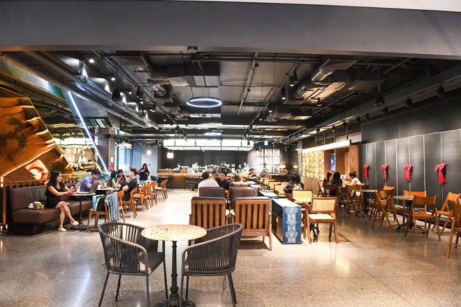 THAIYEN: Từ những quán cà phê chill chill mang đầy hoài niệm, đến phong cách công nghiệp mới khiến nhiều người "lạc quẻ cảm xúc"- Ảnh 8. THAIYEN: Từ những quán cà phê chill chill mang đầy hoài niệm, đến phong cách công nghiệp mới khiến nhiều người "lạc quẻ cảm xúc"- Ảnh 8.