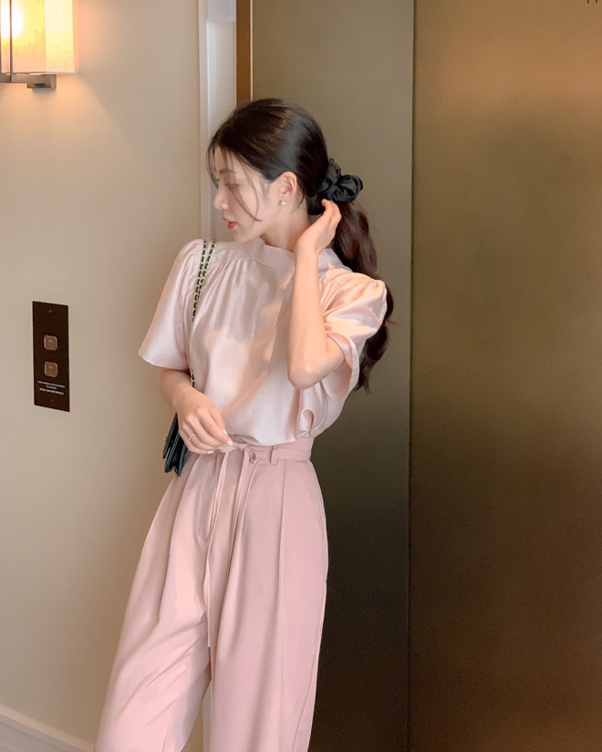Trong số rất nhiều mẫu quần ống rộng, đây là 4 kiểu nhẹ mát nhất- Ảnh 3.