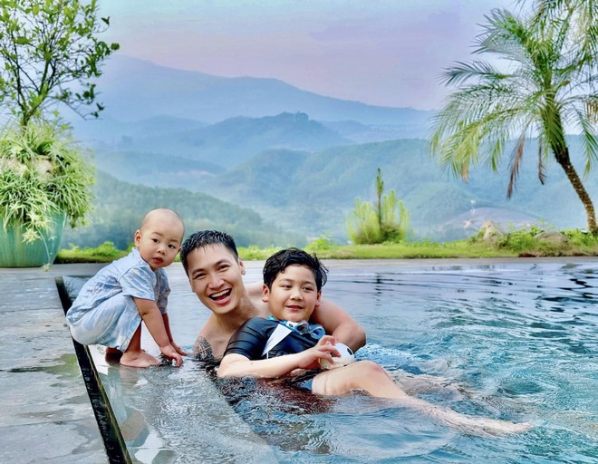 Biệt thự nghỉ dưỡng của nam diễn viên "giờ vàng VTV": Hoa giăng lối, view núi thơ mộng như resort 5 sao- Ảnh 13. Biệt thự nghỉ dưỡng của nam diễn viên "giờ vàng VTV": Hoa giăng lối, view núi thơ mộng như resort 5 sao- Ảnh 13.