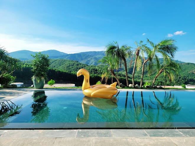 Biệt thự nghỉ dưỡng của nam diễn viên "giờ vàng VTV": Hoa giăng lối, view núi thơ mộng như resort 5 sao- Ảnh 3. Biệt thự nghỉ dưỡng của nam diễn viên "giờ vàng VTV": Hoa giăng lối, view núi thơ mộng như resort 5 sao- Ảnh 3.