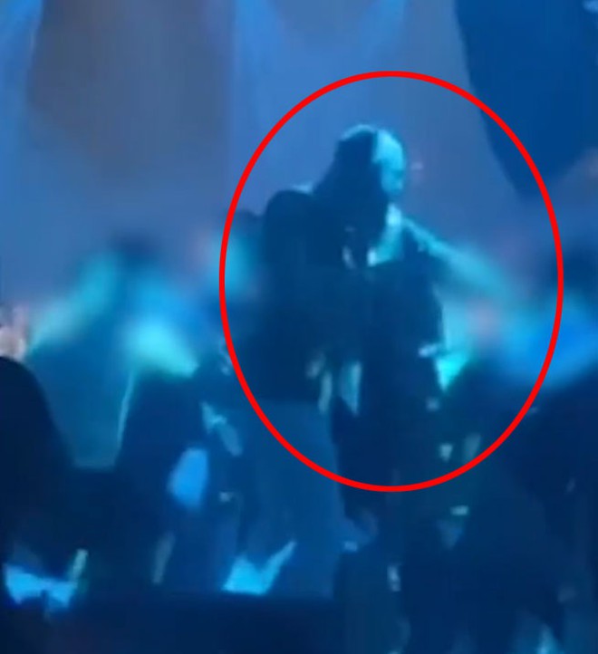 Võ sĩ nhận lương cao nhất thế giới gây sốc khi tung 2 cú đấm sấm sét vào người lạ ở hộp đêm- Ảnh 2. Võ sĩ nhận lương cao nhất thế giới gây sốc khi tung 2 cú đấm sấm sét vào người lạ ở hộp đêm- Ảnh 2.