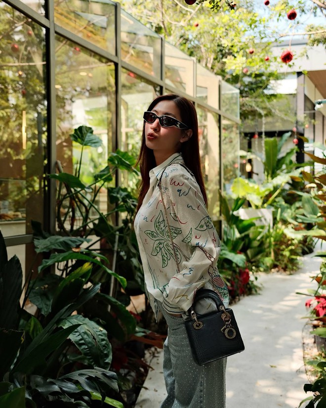 Nàng Hậu có đôi chân dài 1m22 mê đắm 1 item: Diện thế nào cũng xinh, nịnh dáng thôi nhé!- Ảnh 6.