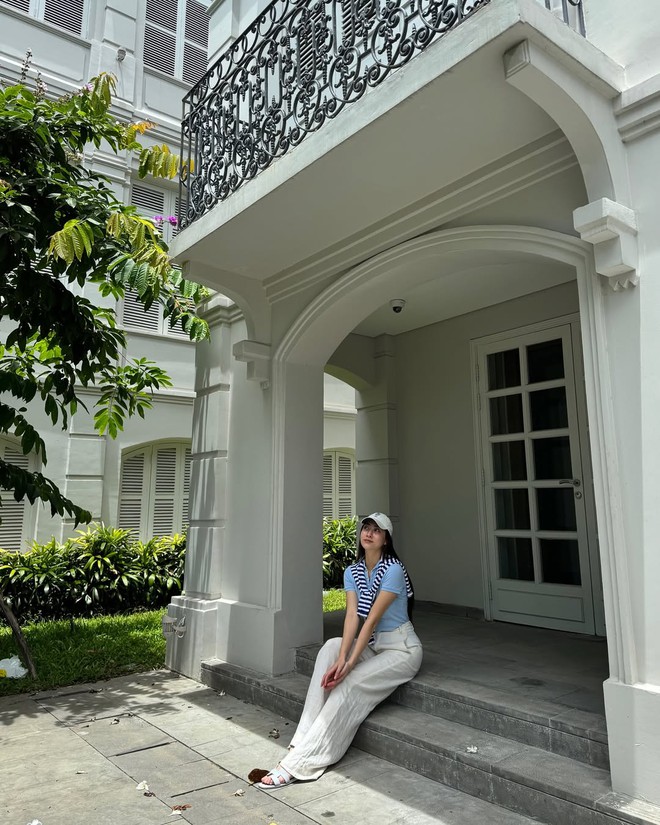 Nàng Hậu có đôi chân dài 1m22 mê đắm 1 item: Diện thế nào cũng xinh, nịnh dáng thôi nhé!- Ảnh 20.