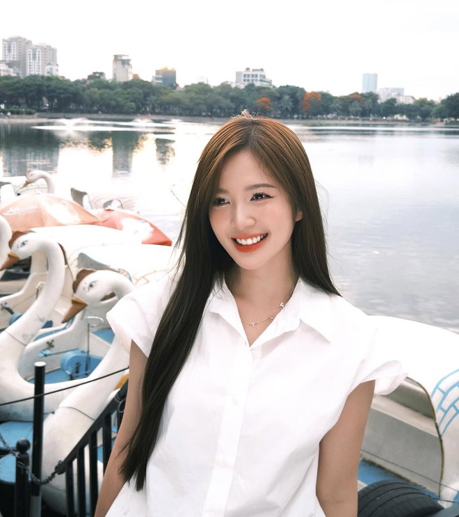 Mỹ nhân phim giờ vàng VTV vừa được cầu hôn: Nhan sắc bị "thời gian bỏ quên", style cực dịu dàng cuốn hút- Ảnh 16. Mỹ nhân phim giờ vàng VTV vừa được cầu hôn: Nhan sắc bị "thời gian bỏ quên", style cực dịu dàng cuốn hút- Ảnh 16.