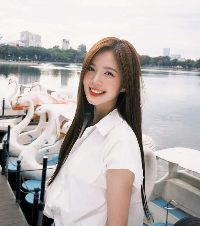 Mỹ nhân phim giờ vàng VTV vừa được cầu hôn: Nhan sắc bị "thời gian bỏ quên", style cực dịu dàng cuốn hút- Ảnh 15. Mỹ nhân phim giờ vàng VTV vừa được cầu hôn: Nhan sắc bị "thời gian bỏ quên", style cực dịu dàng cuốn hút- Ảnh 15.