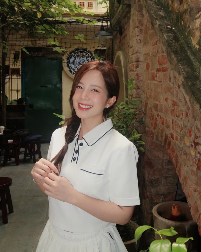 Mỹ nhân phim giờ vàng VTV vừa được cầu hôn: Nhan sắc bị "thời gian bỏ quên", style cực dịu dàng cuốn hút- Ảnh 13. Mỹ nhân phim giờ vàng VTV vừa được cầu hôn: Nhan sắc bị "thời gian bỏ quên", style cực dịu dàng cuốn hút- Ảnh 13.