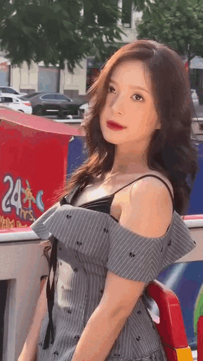 Mỹ nhân phim giờ vàng VTV vừa được cầu hôn: Nhan sắc bị "thời gian bỏ quên", style cực dịu dàng cuốn hút- Ảnh 17. Mỹ nhân phim giờ vàng VTV vừa được cầu hôn: Nhan sắc bị "thời gian bỏ quên", style cực dịu dàng cuốn hút- Ảnh 17.