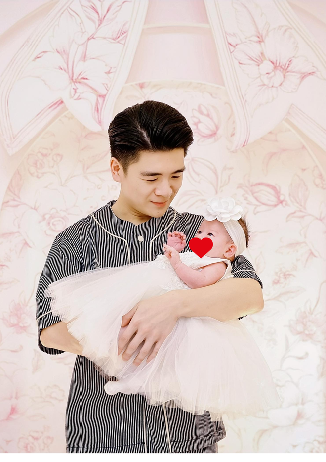 1 tuần bay 3 nước, "bố đơn thân nghìn tỷ" nhà bầu Hiển bóc trần cuộc sống hào môn, thời gian nào chăm 3 con?- Ảnh 6. 1 tuần bay 3 nước, "bố đơn thân nghìn tỷ" nhà bầu Hiển bóc trần cuộc sống hào môn, thời gian nào chăm 3 con?- Ảnh 6.