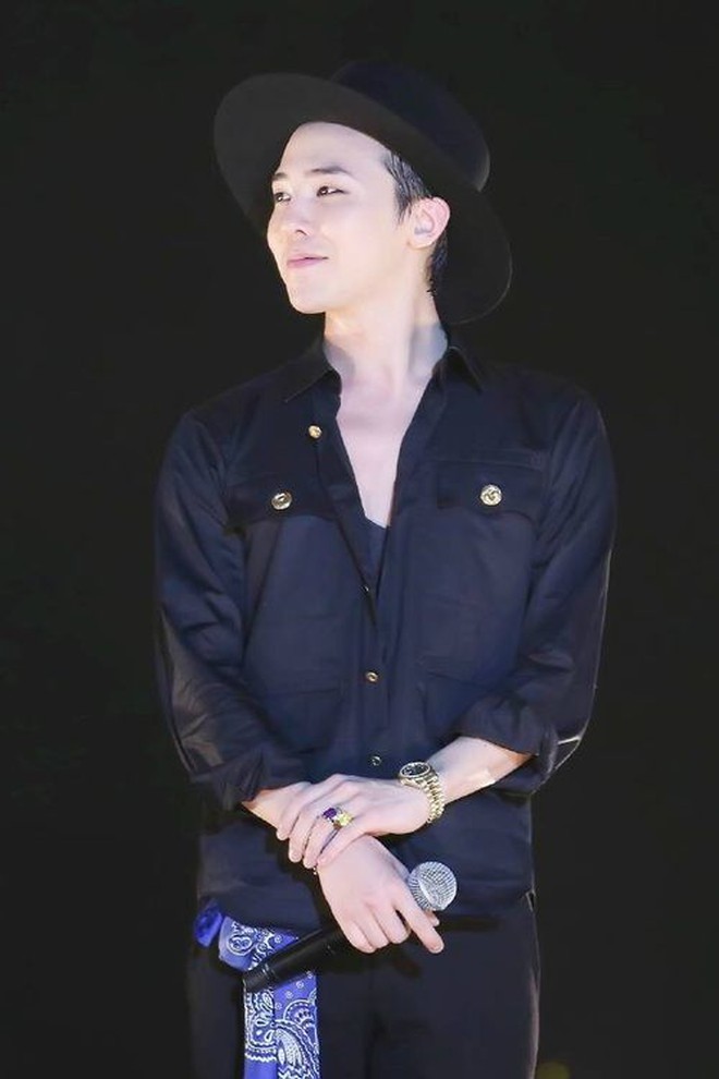 G-Dragon cũng có ngày bắt chước Sơn Tùng M-TP hay sao?- Ảnh 17. G-Dragon cũng có ngày bắt chước Sơn Tùng M-TP hay sao?- Ảnh 17.