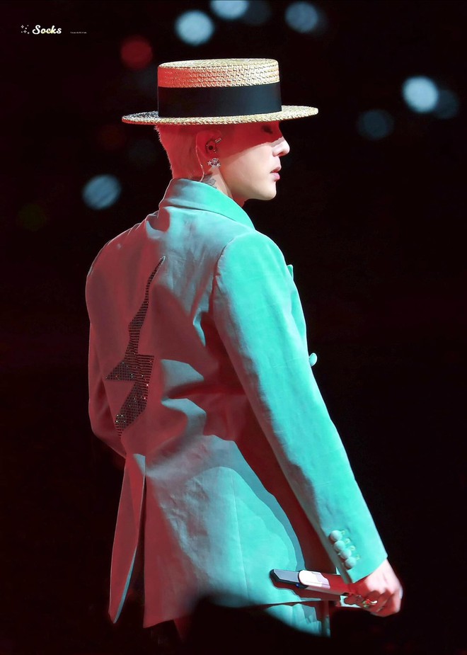 G-Dragon cũng có ngày bắt chước Sơn Tùng M-TP hay sao?- Ảnh 13. G-Dragon cũng có ngày bắt chước Sơn Tùng M-TP hay sao?- Ảnh 13.