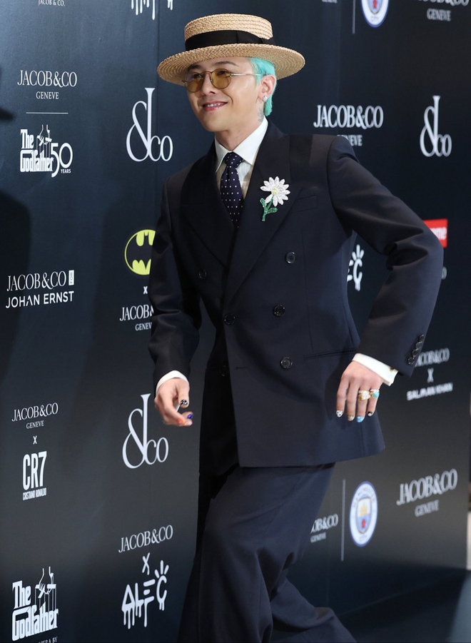 G-Dragon cũng có ngày bắt chước Sơn Tùng M-TP hay sao?- Ảnh 11. G-Dragon cũng có ngày bắt chước Sơn Tùng M-TP hay sao?- Ảnh 11.