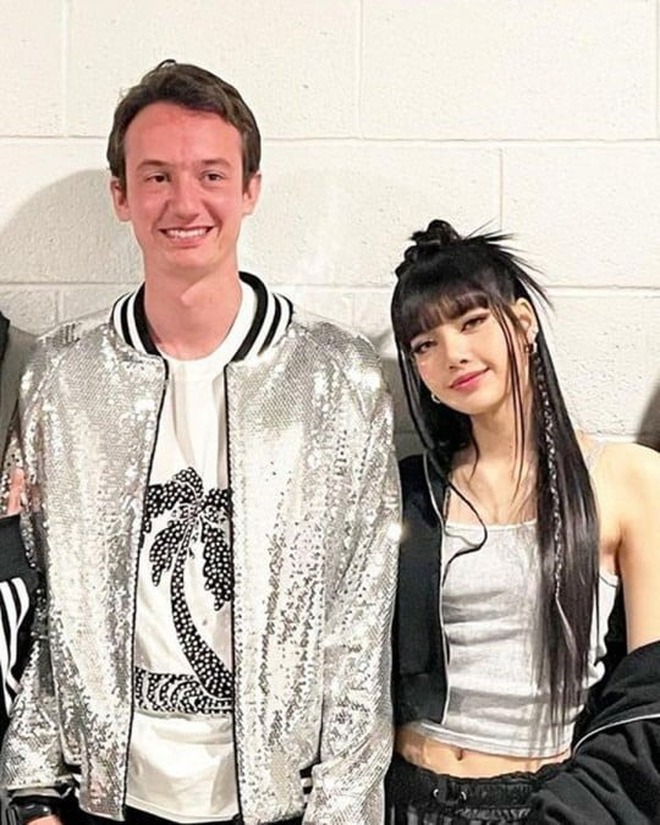 Lisa (BLACKPINK) bí mật kết hôn với bạn trai tài phiệt, hơn 200.000 người sốc?- Ảnh 4.