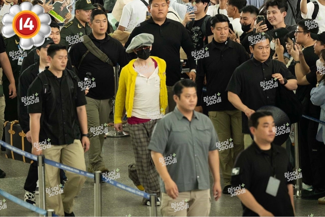G-Dragon tự tay "xả" cả kho ảnh tắm mưa giữa Mỹ Đình, mờ ảo nhoè nhoẹt nhưng “nghệ cả củ”!- Ảnh 14.