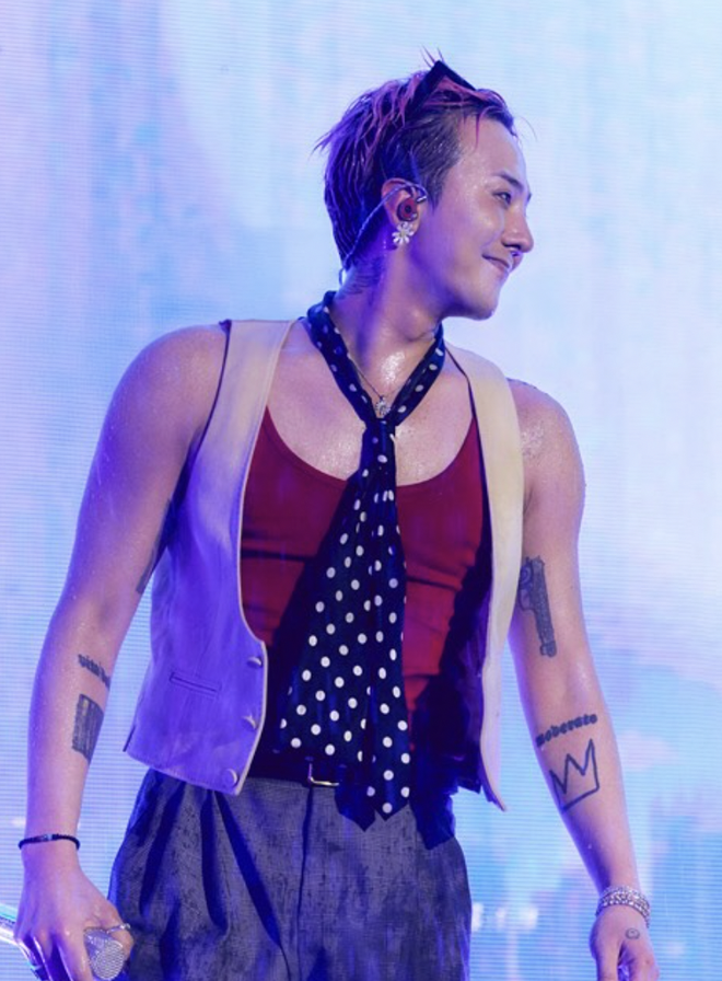 Bờ vai "Thái Bình Dương" của G-Dragon: Là đẹp trời cho hay nhờ tập gym?- Ảnh 3. Bờ vai "Thái Bình Dương" của G-Dragon: Là đẹp trời cho hay nhờ tập gym?- Ảnh 3.