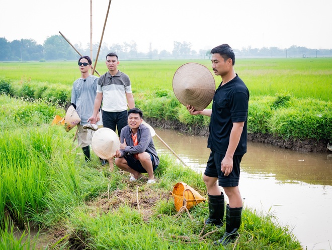 Duy Hưng và Trung Ruồi tranh cãi về quan điểm dạy con: Mềm mỏng, nhẹ nhàng hay nghiêm khắc, sẵn sàng "roi vọt"?- Ảnh 1.