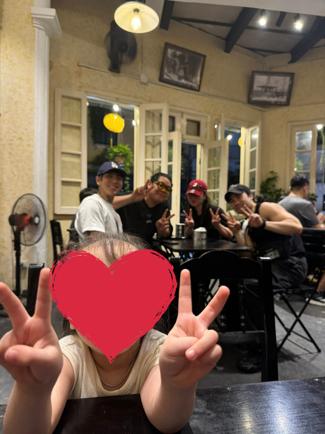 Trai đẹp khiến Mỹ Đình phát cuồng mê foodtour Hà Nội đến nỗi “không chịu về nước”- Ảnh 4. Trai đẹp khiến Mỹ Đình phát cuồng mê foodtour Hà Nội đến nỗi “không chịu về nước”- Ảnh 4.