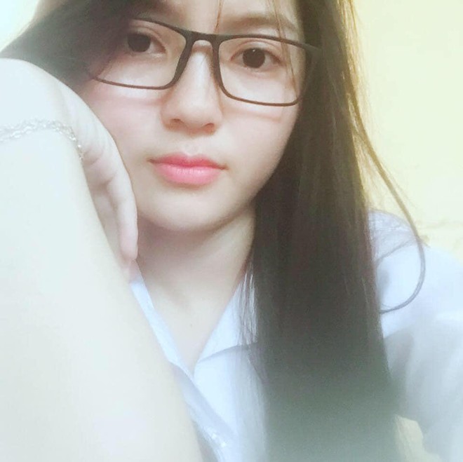 Chu Thanh Huyền lộ cằm bầm tím trên livestream, netizen tiếc thay nhan sắc thời chưa 