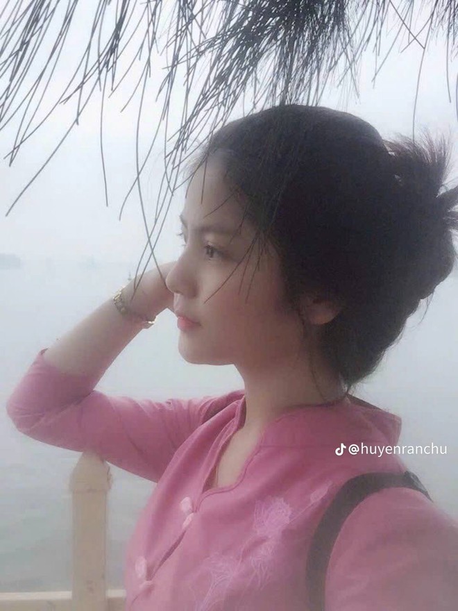 Chu Thanh Huyền lộ cằm bầm tím trên livestream, netizen tiếc thay nhan sắc thời chưa "dao kéo"- Ảnh 6.