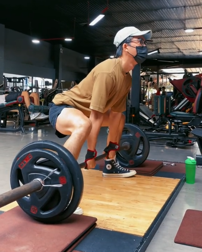 Chăm tập gym, bạn gái HIEUTHUHAI tăng cân nhanh "như Thánh Gióng", body vẫn vạn người mê- Ảnh 16.