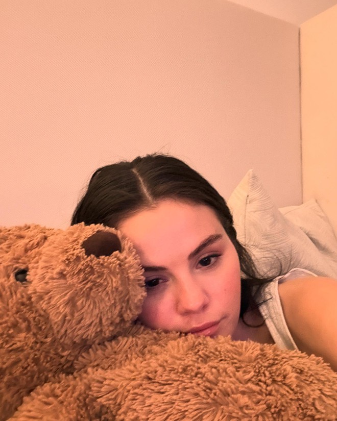 Nhan sắc trẻ lại tới khó tin của Selena Gomez- Ảnh 10. Nhan sắc trẻ lại tới khó tin của Selena Gomez- Ảnh 10.