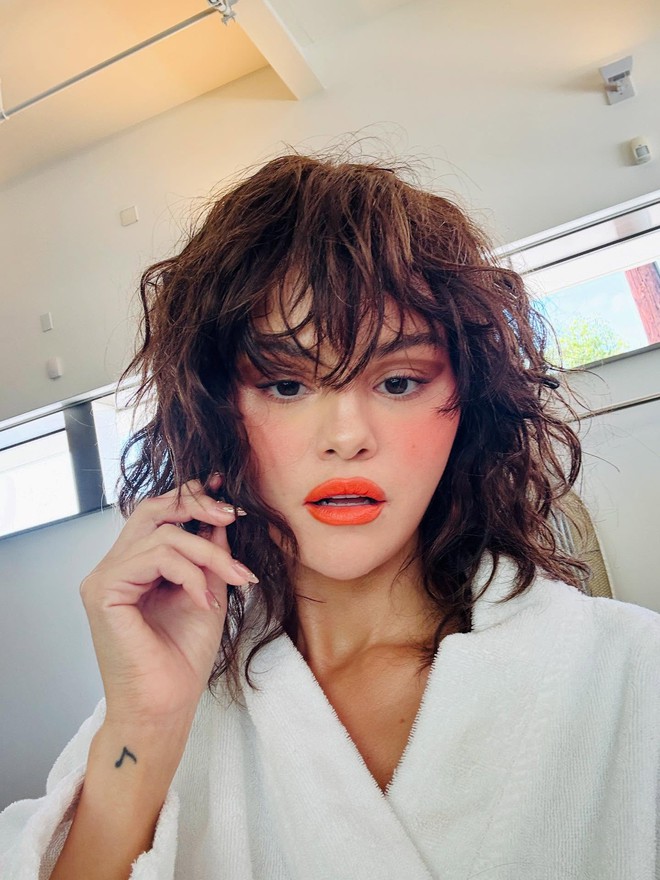 Nhan sắc trẻ lại tới khó tin của Selena Gomez- Ảnh 11. Nhan sắc trẻ lại tới khó tin của Selena Gomez- Ảnh 11.