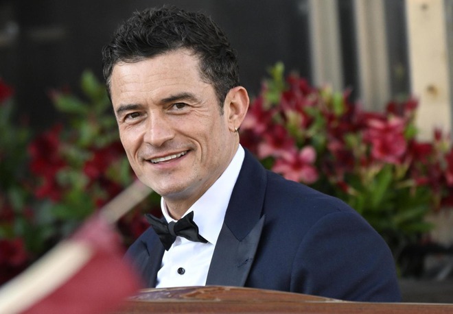 3 ngày 2 em, "tóm dính" Orlando Bloom cặp kè thêm 1 mỹ nhân gen Z trong đám cưới tỷ phú Jeff Bezos- Ảnh 9.