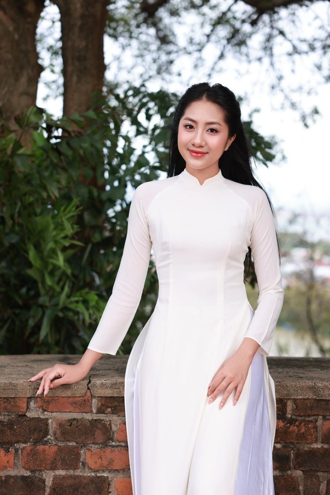 Lộ ảnh thời cấp 3 tự ti, da ngăm đen của Hà Trúc Linh - Hoa hậu Việt Nam: Lên phố "lột xác" quá đỉnh- Ảnh 14.