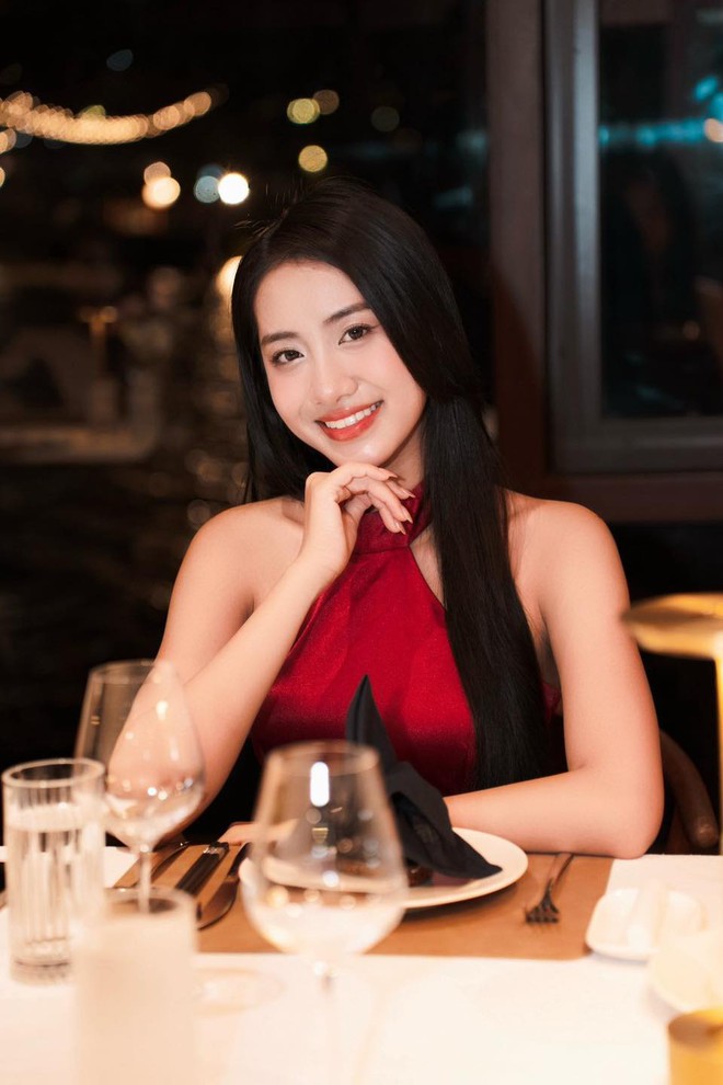 Lộ ảnh thời cấp 3 tự ti, da ngăm đen của Hà Trúc Linh - Hoa hậu Việt Nam: Lên phố "lột xác" quá đỉnh- Ảnh 12.