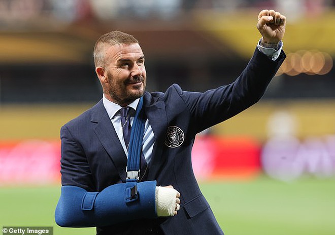 Quan hệ cha con nhà Beckham đã xấu tới mức: David bó bột tay, con cả bất hiếu chỉ mải khoe ảnh ở nhà vợ- Ảnh 2.