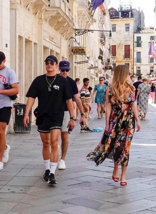 3 ngày 2 em, "tóm dính" Orlando Bloom cặp kè thêm 1 mỹ nhân gen Z trong đám cưới tỷ phú Jeff Bezos- Ảnh 2.