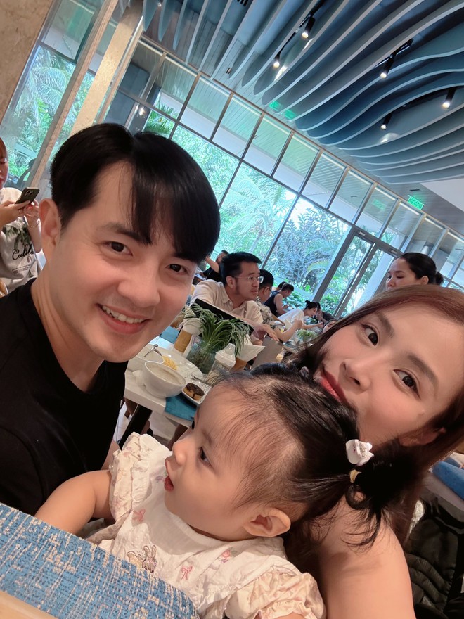 Sự thật phía sau bức ảnh 4 người nhà Đông Nhi - Ông Cao Thắng- Ảnh 3. Sự thật phía sau bức ảnh 4 người nhà Đông Nhi - Ông Cao Thắng- Ảnh 3.