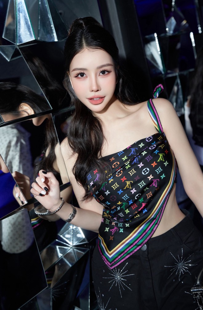 Chi tiết lạ liên quan tới Hoa hậu Lam Cúc trên MXH- Ảnh 4.
