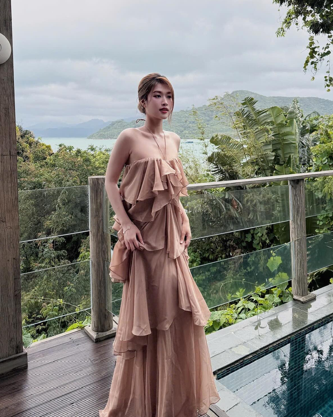 Mỹ nhân vừa khiến phố đi bộ xôn xao: Visual bỗng như AI, vượt mặt Tiểu Vy lẫn Thanh Thuỷ- Ảnh 8.
