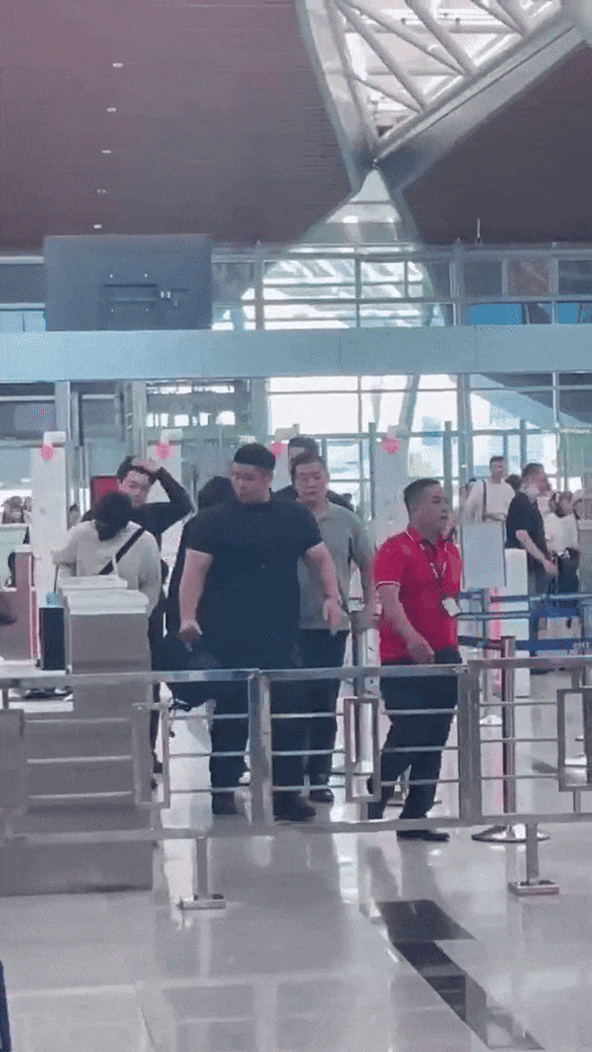 Hóa ra đây là lý do Jungkook và Jimin (BTS) bất ngờ đến Đà Nẵng!- Ảnh 11.