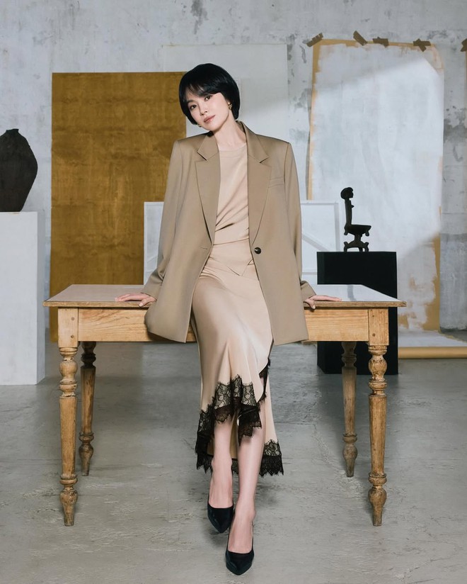 Nhìn rất Nana nhưng lại là Song Hye Kyo - Ảnh 2.