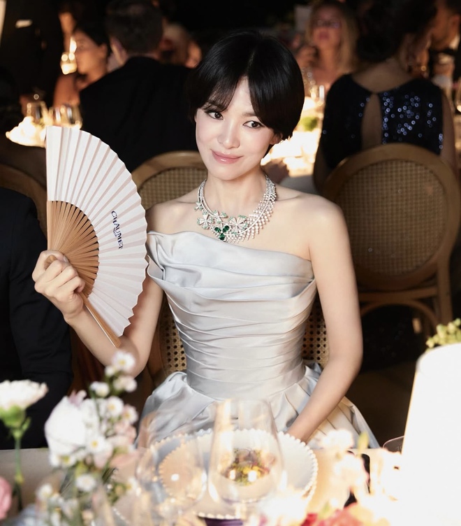 Nhìn rất Nana nhưng lại là Song Hye Kyo - Ảnh 12.