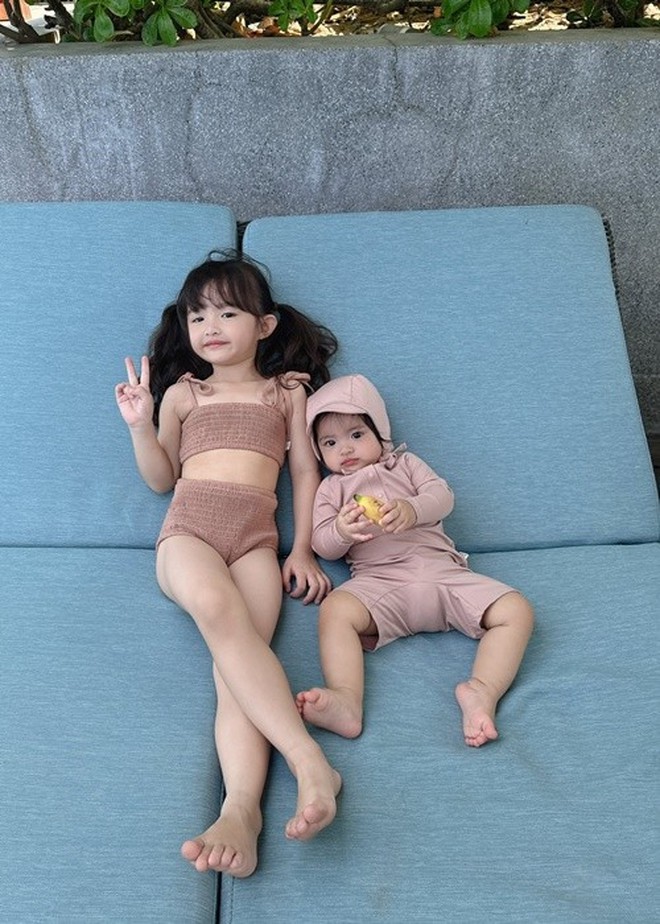 Hội bỉm sữa rần rần vì biểu cảm "khó đỡ" của hai nhóc tỳ nhà Đông Nhi - Ông Cao Thắng- Ảnh 4.