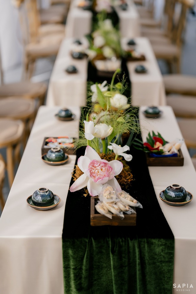 Trọn vẹn đám hỏi của Hương Liên và thiếu gia điển trai: Từng chi tiết đều hướng về cô dâu- Ảnh 14.
