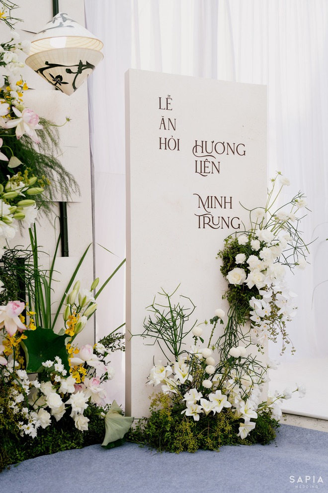Trọn vẹn đám hỏi của Hương Liên và thiếu gia điển trai: Từng chi tiết đều hướng về cô dâu- Ảnh 11.